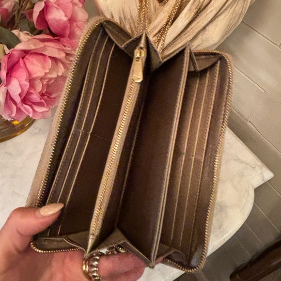Gorgeous EUC Christian Dior Gold Quilted Cannage Long Wallet w Sig Charm Pull - Picture 8 of 14